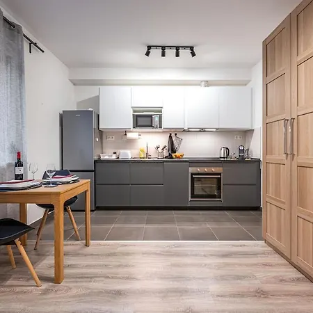 Tol26 Chic In New Building *