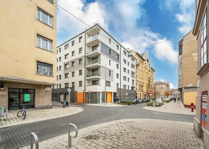 Tol26 Chic * Budapest